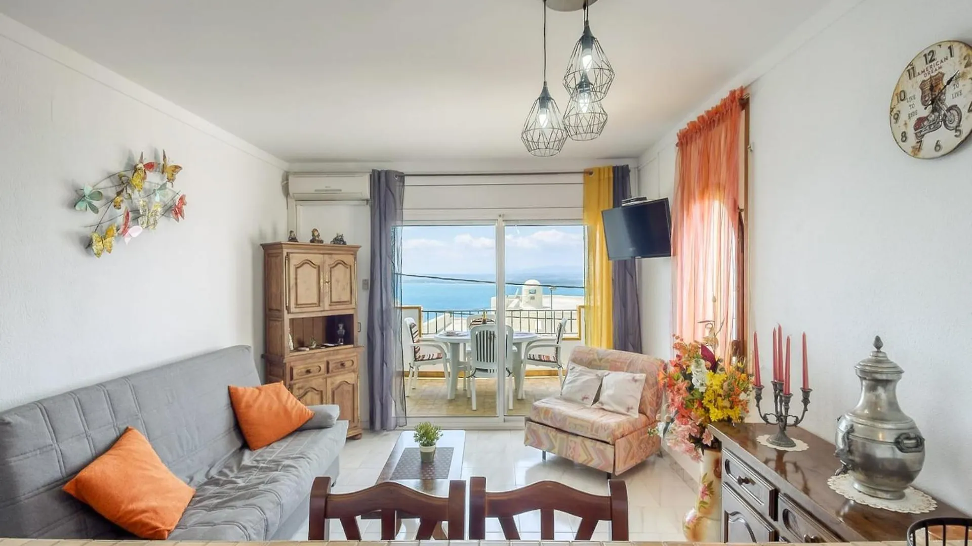 Pretty Apartment With Balcony Rosas