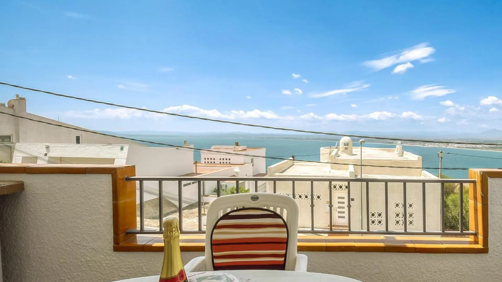 Pretty Apartment With Balcony Rosas