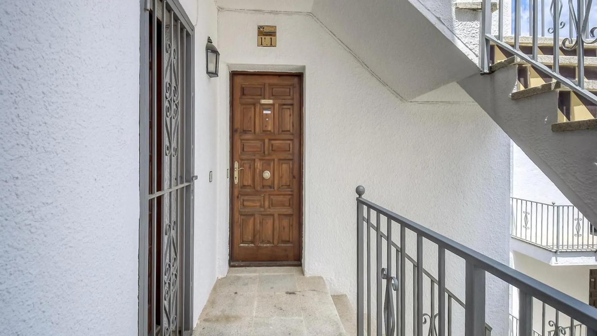 Pretty Apartment With Balcony Roses Spagna