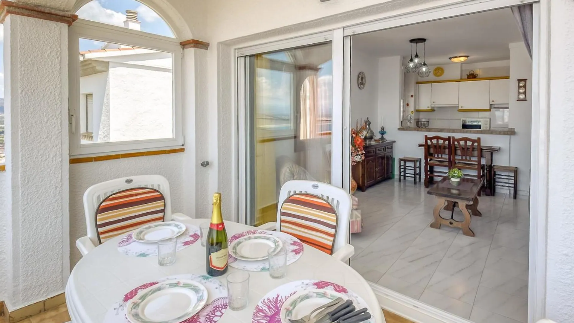 Pretty Apartment With Balcony Roses Spagna